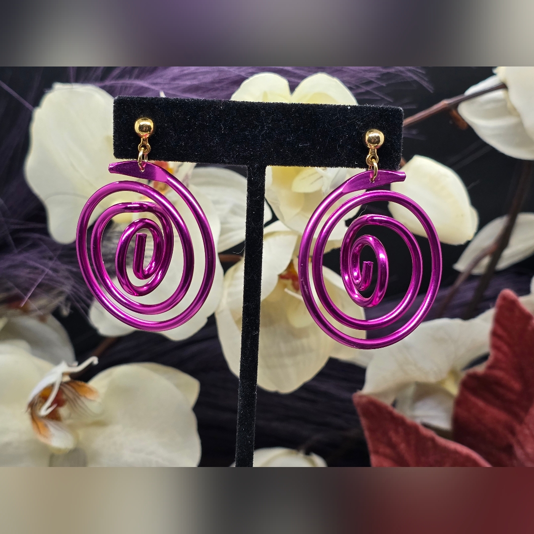 Avon Metallic Spiral Earrings Fuchsia 22$